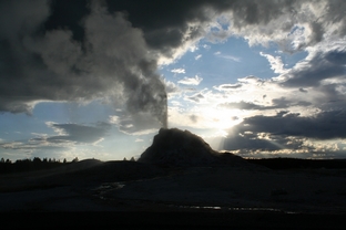 WHITE DOME GEYSER